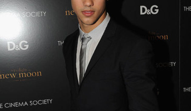 Taylor Lautner (coutorture.com)