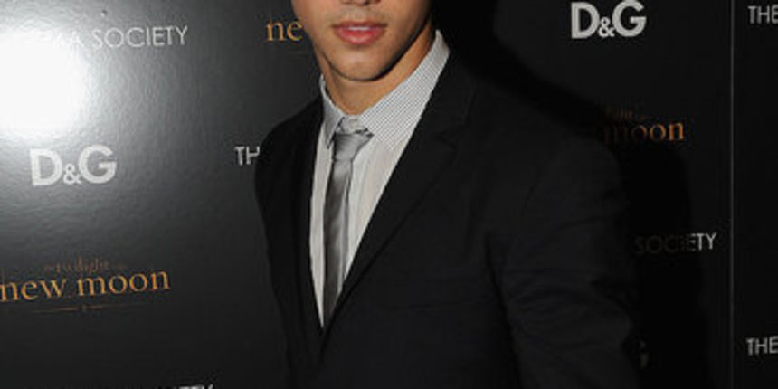 Taylor Lautner (coutorture.com)