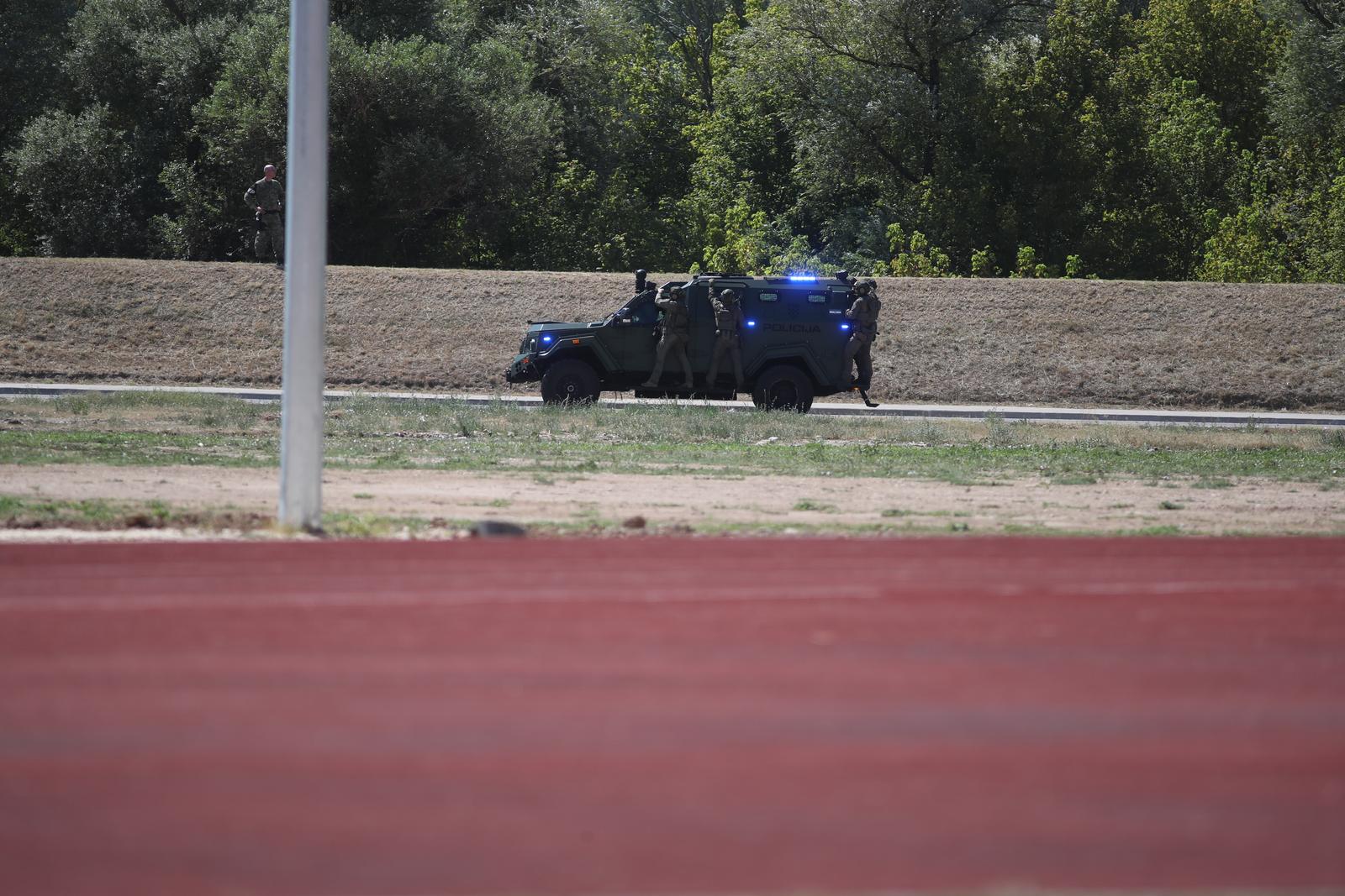 Preleti Rafalea i Krila oluje na obilježavanju 29. obljetnice VRO Oluja @ Knin Preleti Rafalea i Krila oluje na obilježavanju 29. obljetnice VRO Oluja @ Knin