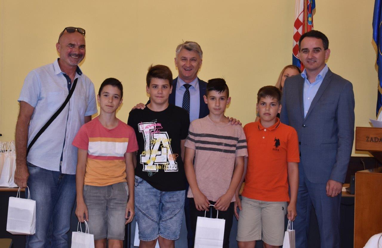 Prijem za nagrađivane učenike osnovnih i srednjh škola