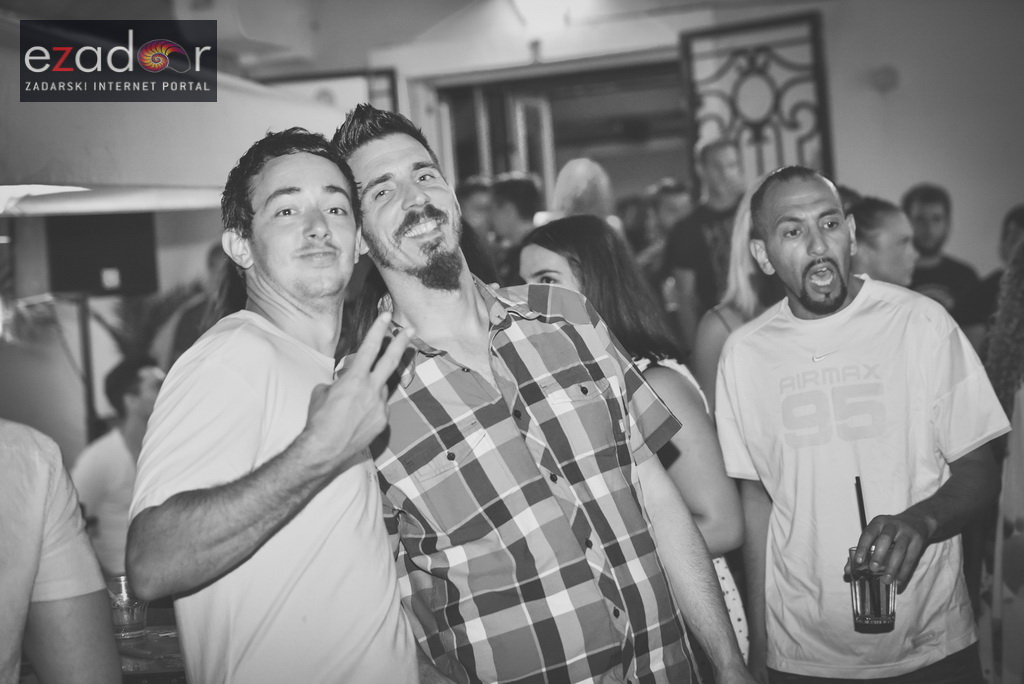 Saturday Night with DJ Dizzy @ Svarog Bar