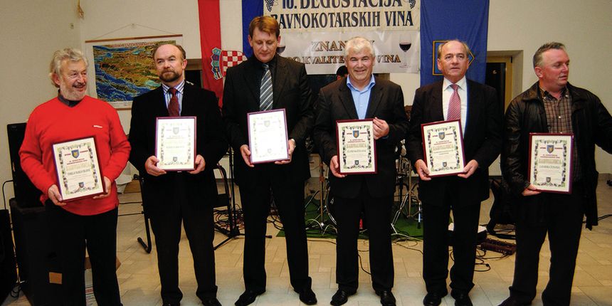 “Vinkovo u Stankovcima 2”: Sto dvadeseta Bilosnićeva knjiga po redu “Vinkovo u Stankovcima 2”: Sto dvadeseta Bilosnićeva knjiga po redu