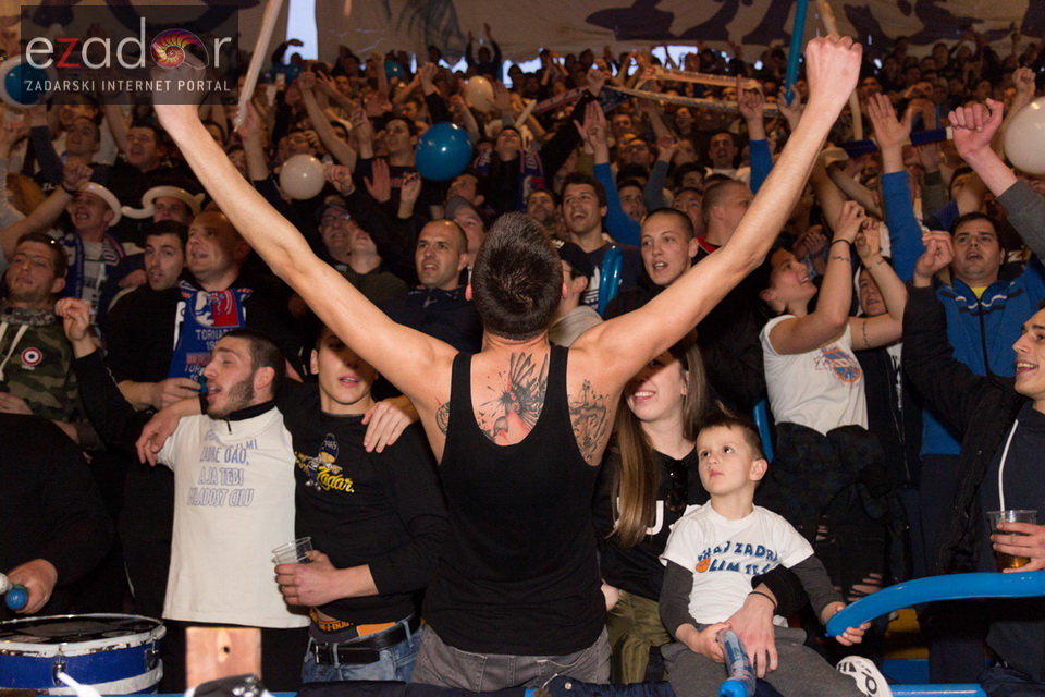Humanitarno gledanje utakmice Zadar-Cibona u Jazinama Humanitarno gledanje utakmice Zadar-Cibona u Jazinama