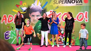 Supernova: Adio školo uz uručenje nagradnog automobila Audi A 1 i velike donacije u visini 50.000 kn HCK-u Supernova: Adio školo uz uručenje nagradnog automobila Audi A 1 i velike donacije u visini 50.000 kn HCK-u