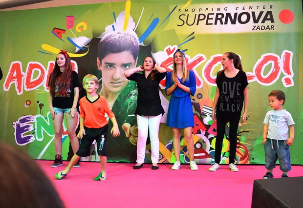 Supernova: Adio školo uz uručenje nagradnog automobila Audi A 1 i velike donacije u visini 50.000 kn HCK-u Supernova: Adio školo uz uručenje nagradnog automobila Audi A 1 i velike donacije u visini 50.000 kn HCK-u