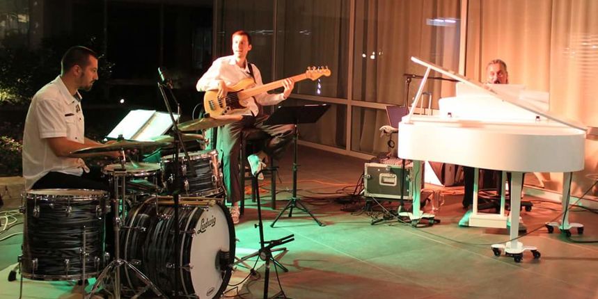 Alvarez trio Alvarez trio