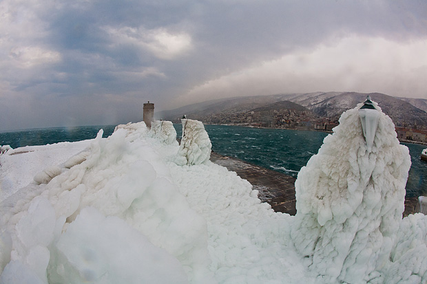 Senj u zagrljaju ledenog pokrivača, foto: Leo Banić