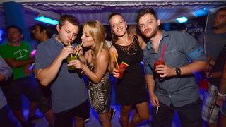 Subotnja zabava u Noštromo i Vagabundo barovima na Viru ; foto Iva Perinčić