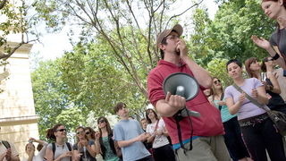 Studentski prosvjed: Zagrlimo rektorat