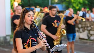 Image 5793685 (auto) Image 5793685 (auto)