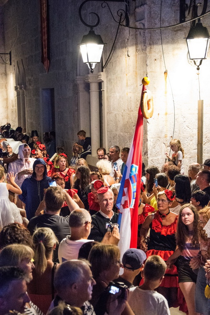 Paški ljetni karneval 2017 – maškarana povorka