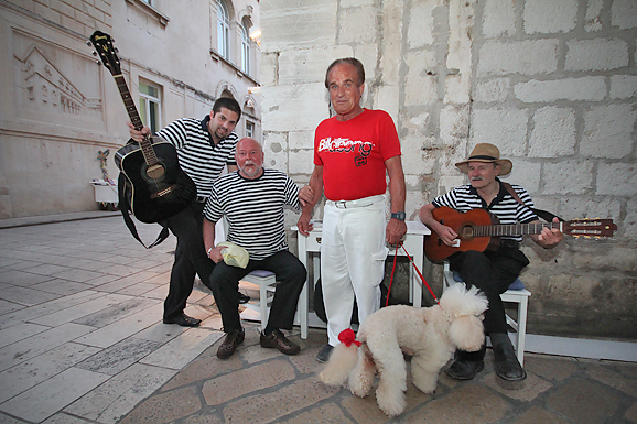 “Feštica srijedom” 27. lipnja 2012. (foto:Saša Čuka) “Feštica srijedom” 27. lipnja 2012. (foto:Saša Čuka)