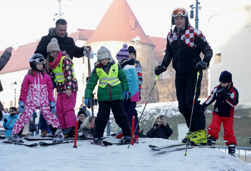 FIS World Snow Day za klince u društvu s Ivicom Kostelićem FIS World Snow Day za klince u društvu s Ivicom Kostelićem