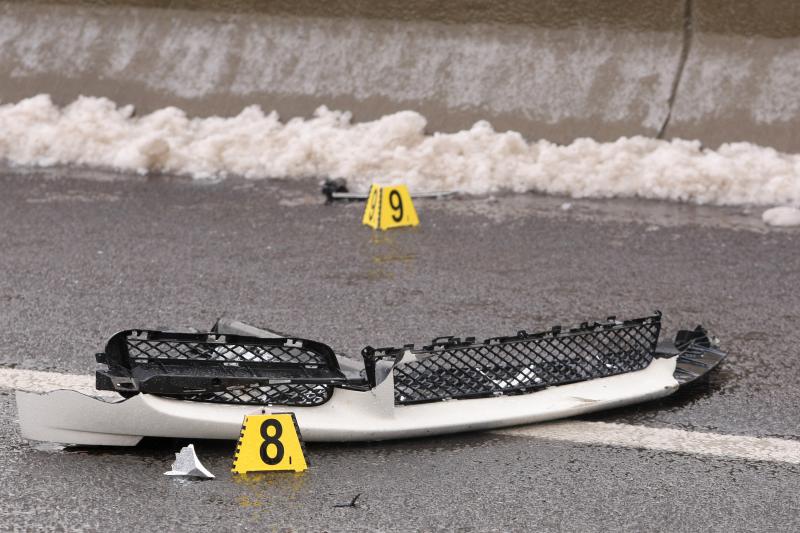 Na autocesti A1 poslije sv. Roka u smjeru Zagreba, kod tunela Krpani, u 6.15 sati sudarilo se 20-ak vozila u nekoliko lančanih sudara, Foto: Dino Stanin/PIXSELL Na autocesti A1 poslije sv. Roka u smjeru Zagreba, kod tunela Krpani, u 6.15 sati sudarilo se 20-ak vozila u nekoliko lančanih sudara, Foto: Dino Stanin/PIXSELL