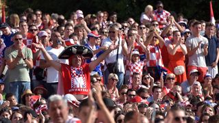 Tisuće Zadrana na Forumu navijalo za Vatrene u finalu Svjetskog prvenstva Tisuće Zadrana na Forumu navijalo za Vatrene u finalu Svjetskog prvenstva