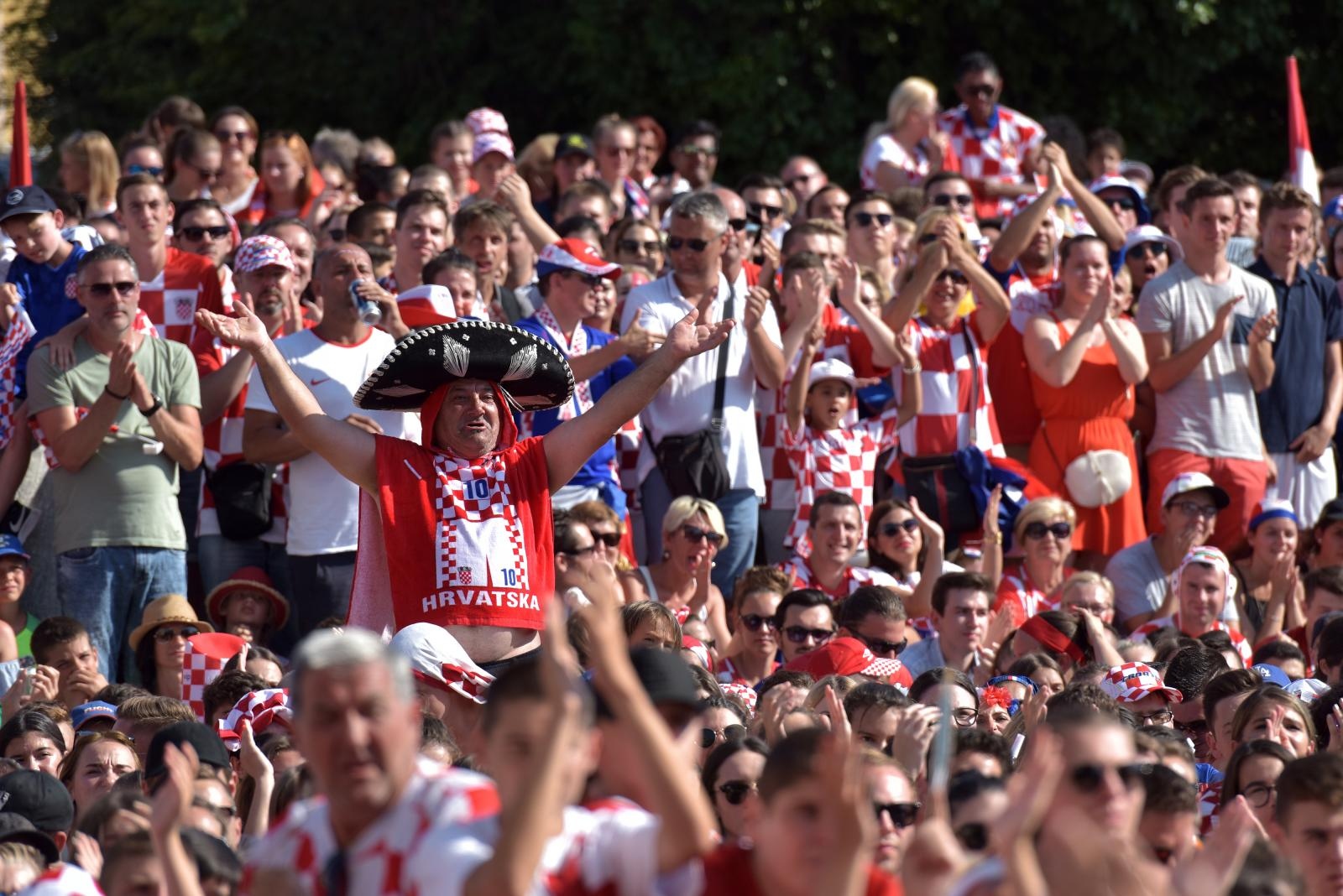 Tisuće Zadrana na Forumu navijalo za Vatrene u finalu Svjetskog prvenstva Tisuće Zadrana na Forumu navijalo za Vatrene u finalu Svjetskog prvenstva