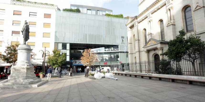 Uklonjena nadstresnica s Trga Petra Preradovica koju je pocela postavljati Hoto grupa Tomislava Horvatincica. Photo: Luka Stanzl/PIXSELL Uklonjena nadstresnica s Trga Petra Preradovica koju je pocela postavljati Hoto grupa Tomislava Horvatincica. Photo: Luka Stanzl/PIXSELL