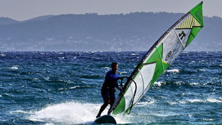 Surferi i kiteri došli na svoje pred neveru