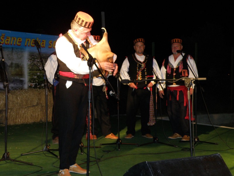 Lišane Ostrovičke: 1. Večer ojkanja “Od Sinja do Nina i Brinja”, Foto: Marko Mane Ledenko