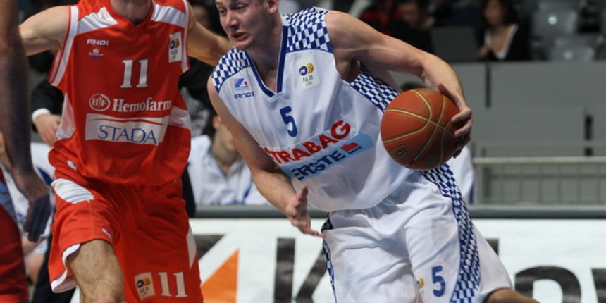 Zadar, 130210. Dvorana Kresimira Cosica u Visnjiku. Kosarka, 21. kolo NLB lige susret Zadar – Hemofarm STADA. Na fotografiji: Hrvoje Peric u napadu. Foto: Vladimir Ivanov / CROPIX Zadar, 130210. Dvorana Kresimira Cosica u Visnjiku. Kosarka, 21. kolo NLB lige susret Zadar – Hemofarm STADA. Na fotografiji: Hrvoje Peric u napadu. Foto: Vladimir Ivanov / CROPIX