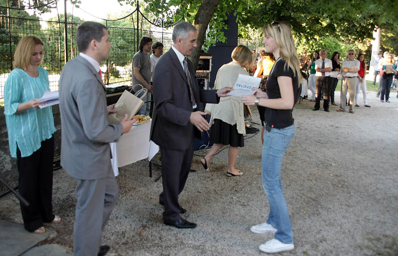 Image 1141233 (auto)