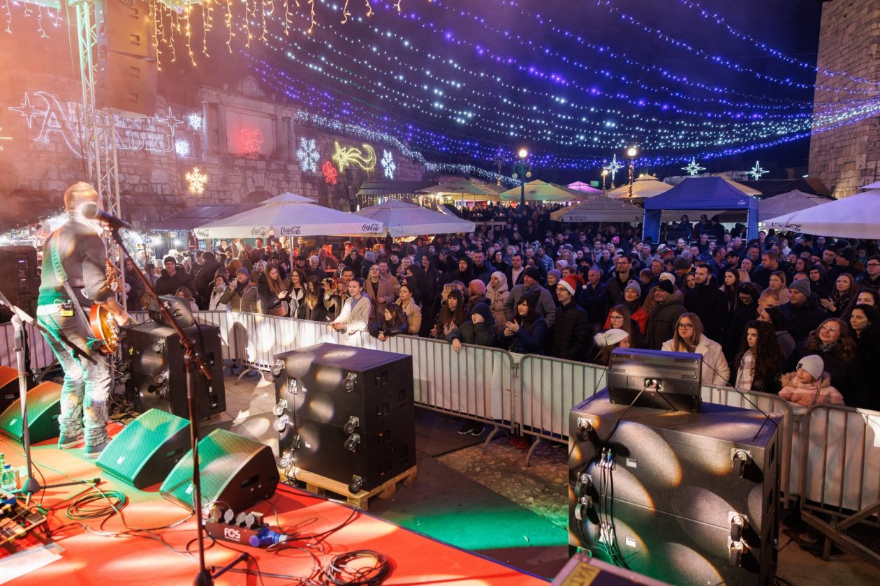 Vatra na Adventu u Zadru Vatra na Adventu u Zadru