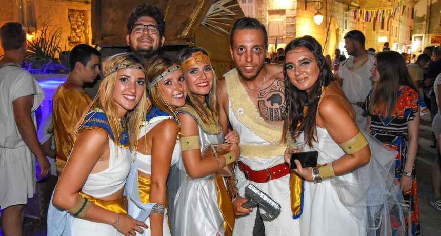 Jubilarni 60. paški ljetni karneval Jubilarni 60. paški ljetni karneval