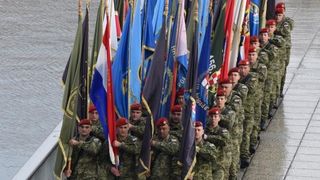 Paljenjem svijeća i polaganjem vijenaca, te mimohodom postrojbi započelo svečano obilježavanje 23. obljetnice VRO Maslenica. Foto. Dino Stanin/PIXSELL Paljenjem svijeća i polaganjem vijenaca, te mimohodom postrojbi započelo svečano obilježavanje 23. obljetnice VRO Maslenica. Foto. Dino Stanin/PIXSELL