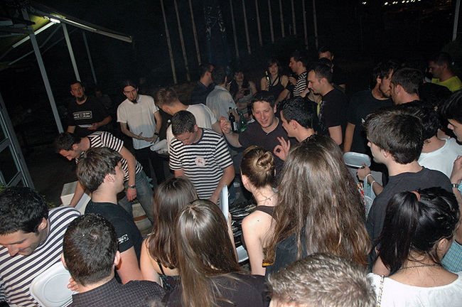 Ribarska festa zadarskih studenata u zagrebackom klubu Roko Ribarska festa zadarskih studenata u zagrebackom klubu Roko