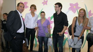 Split, 051010.
Aspira, Visoka skola za sportski menadzment.
Medju upisanim polaznicima skole je Blanka Vlasic, Tina Mihelic, sestre Lucija i Ana Zaninovic, Ivana Brkljacic, Igor Stimac.
Pozdravni govor je odrzao i Zlatko Matesa koji je pozdravio sve prisu Split, 051010.
Aspira, Visoka skola za sportski menadzment.
Medju upisanim polaznicima skole je Blanka Vlasic, Tina Mihelic, sestre Lucija i Ana Zaninovic, Ivana Brkljacic, Igor Stimac.
Pozdravni govor je odrzao i Zlatko Matesa koji je pozdravio sve prisu