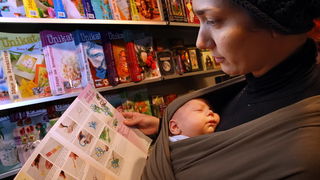 Pula,041209.
Recesijski, ali veselo i uz pjesmu otvoren je u petak jubilarni 15. Sa(n)jam knjige u Istri, koji ce do 13. prosinca okupiti vise od 200 autora i 300 nakladnika.Sajam je prigodnim rijecima otvorio veliki argentinsko-kanadski knjizevnik Albert Pula,041209.
Recesijski, ali veselo i uz pjesmu otvoren je u petak jubilarni 15. Sa(n)jam knjige u Istri, koji ce do 13. prosinca okupiti vise od 200 autora i 300 nakladnika.Sajam je prigodnim rijecima otvorio veliki argentinsko-kanadski knjizevnik Albert