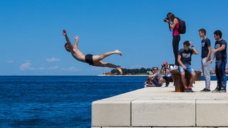 Ludijada maturanata na zadarskoj rivi 17. svibnja 2016. Foto: Bojan Bogdanić