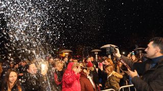 Advent na Viru: Crvena jabuka oduševila u “sniježnom” Viru Advent na Viru: Crvena jabuka oduševila u “sniježnom” Viru