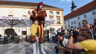 Šesti dan Špancirfesta, nastup uličnih performera Jesters Šesti dan Špancirfesta, nastup uličnih performera Jesters