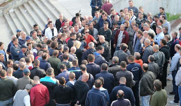 21.10.2013., Split – Jutro je pred Brodosplitom proslo bez incidenata. Ozren Matijasevic s radnicima pod suspenzijom. Photo: Ivo Cagalj/PIXSELL