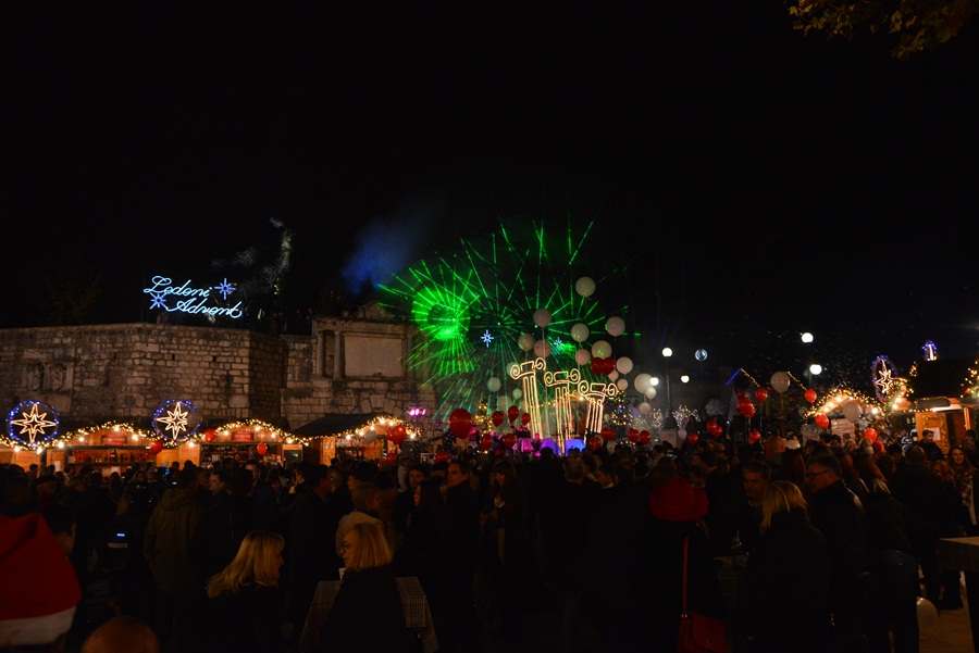 Započeo Advent u Zadru ; foto Iva Perinčić