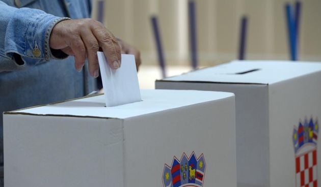 02.06.2013., Centar grada, Varazdin, Lokalni izbori 2013, drugi krug. Do 11:00 sati odaziv biraca u gradu je 13 posto a u zupaniji 11.35 posto Photo: Marko Jurinec/PIXSELL