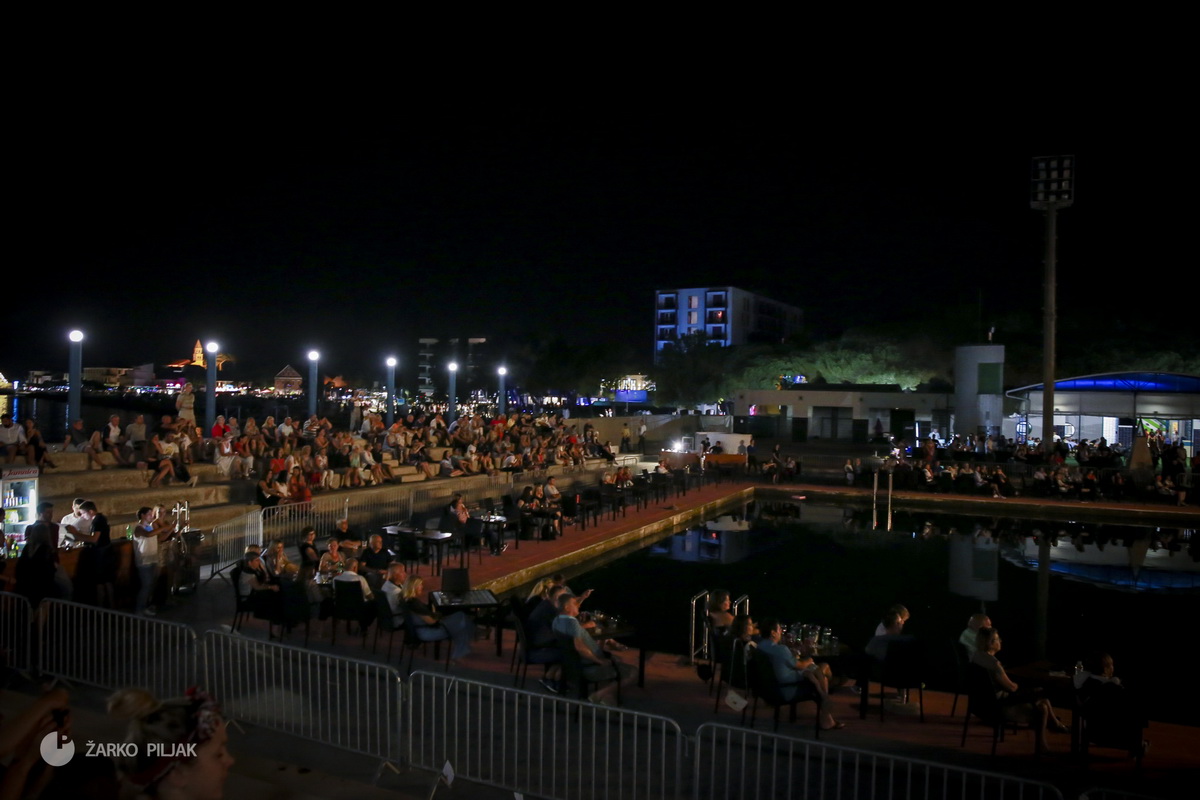 Zorica Kondža i klapa Cambi @ bazen Ilirije u Biogradu