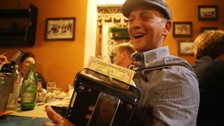 Građani se do ranih jutarnjih sati zabavljali na tradicionalnoj Varoškoj fešti, foto: Filip Brala/PIXSELL Građani se do ranih jutarnjih sati zabavljali na tradicionalnoj Varoškoj fešti, foto: Filip Brala/PIXSELL