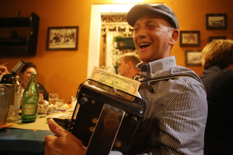 Građani se do ranih jutarnjih sati zabavljali na tradicionalnoj Varoškoj fešti, foto: Filip Brala/PIXSELL Građani se do ranih jutarnjih sati zabavljali na tradicionalnoj Varoškoj fešti, foto: Filip Brala/PIXSELL