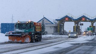 Snijeg i zimski uvjeti kod čvora Gospić na autocesti A1