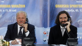 Varazdin, 051210.
U gradskoj sportskoj dvorani na Dravi odrzava se humanitarna akcija “U rukama andjela” u kojoj se skuplja novac za projekt Asistent u nastavi.
Na koncertu nastupaju Bambi Molesters, Feminem
Gibonni, Jaques, Klapa Kampanel, Lana Jurcevic,