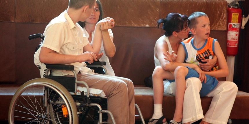 Split – Udruga Andjeli na konferenciji za novinare u muzeju grada Splita predstavila je humanitarnu prodajnu izlozbu slika. Na konferenciji su bili clanovi Rotary kluba Split, a predvodila ju je predsjednica udruge Andjeli Diana Anicic. Photo: Ivana Ivano