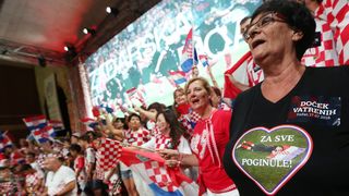 Svečani doček zadarskih Vatrenih: Jedrenjakom Branimir plovili od Gradskog mosta do gata na zadarskoj rivi