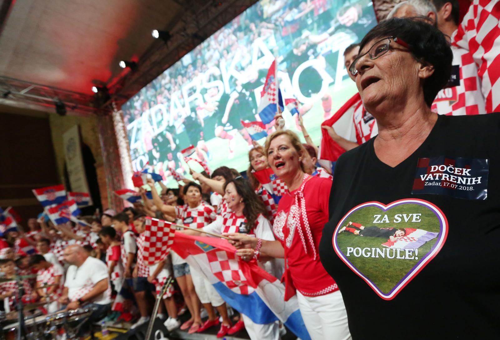 Svečani doček zadarskih Vatrenih: Jedrenjakom Branimir plovili od Gradskog mosta do gata na zadarskoj rivi