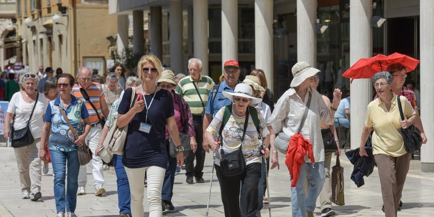 Sunčan dan – turisti znaju – savršen za razgledavanje grada
