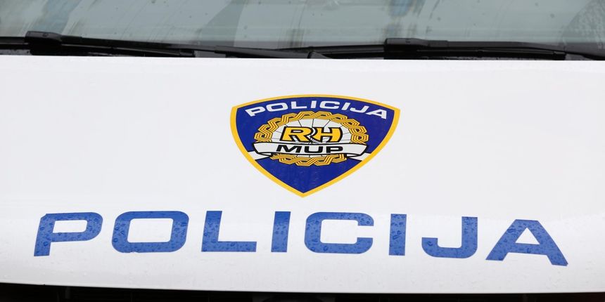 Policija, policijski auto