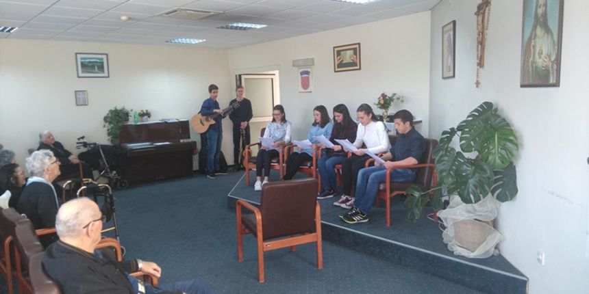 Učenici Klasične gimnazije Ivana Pavla II čitali u Domu na Sfingi Učenici Klasične gimnazije Ivana Pavla II čitali u Domu na Sfingi