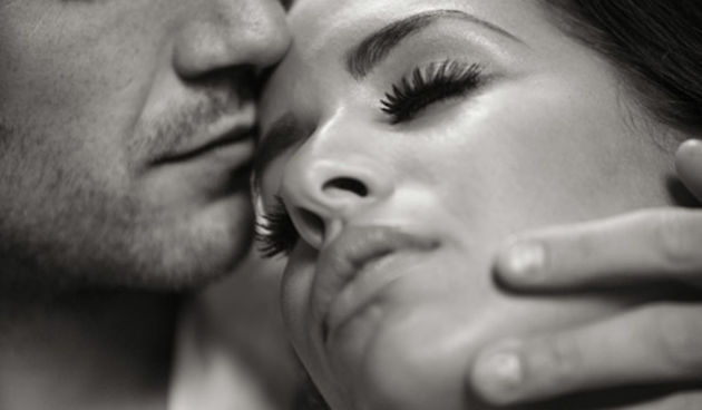 Poljubac, ljubav, seks, romantika