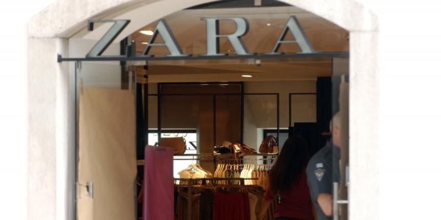tijeku su posljednje pripreme za otvorenje trgovine Zara tijeku su posljednje pripreme za otvorenje trgovine Zara